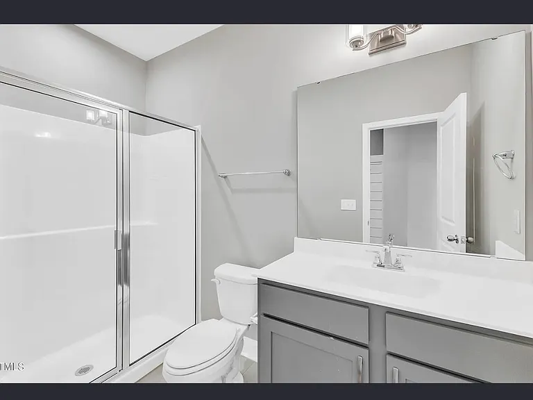 121 Gateway Townes Blvd — Photo 7
