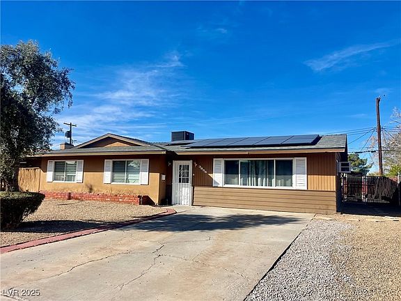 2nd image of 3856 Commanche Ave