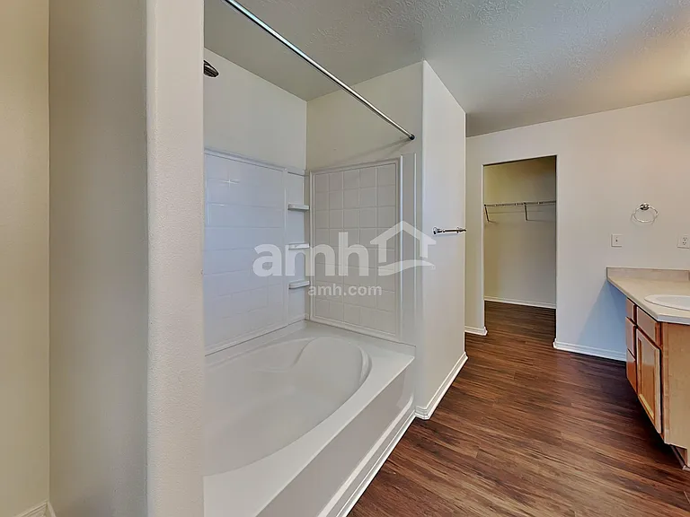 2464 S 3585 W — Photo 14