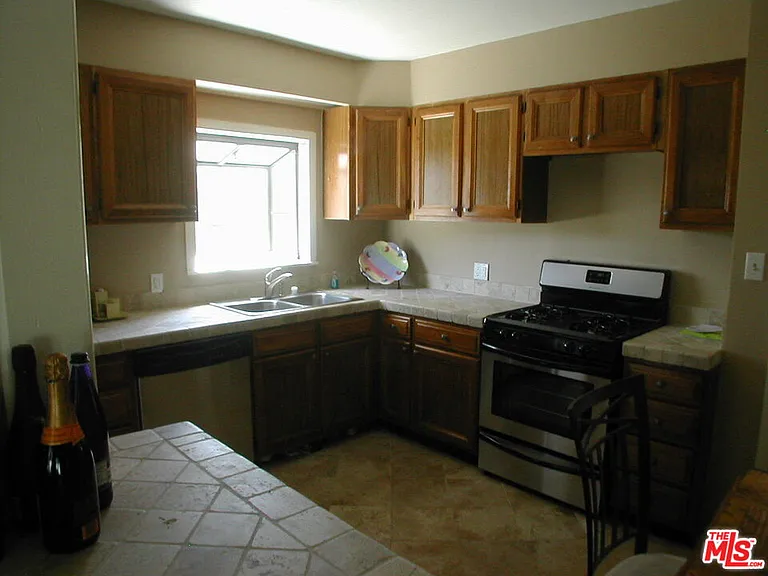 6040 Van Noord Ave — Photo 3