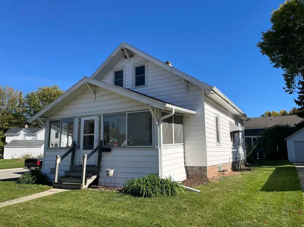 302 Pine St, Neenah, WI 54956