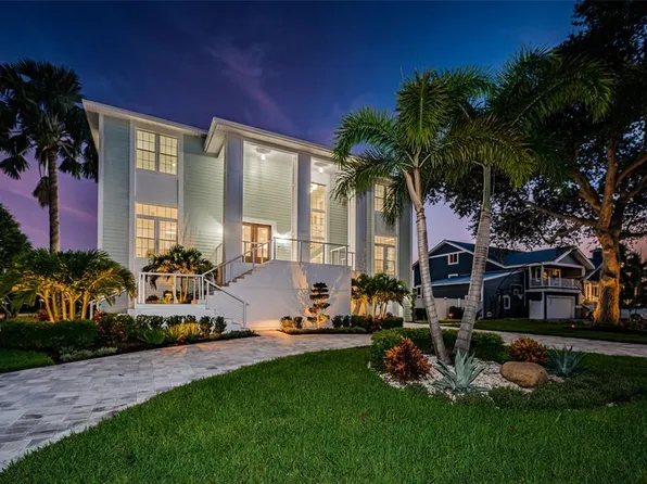 102 4th St E, Tierra Verde, FL 33715