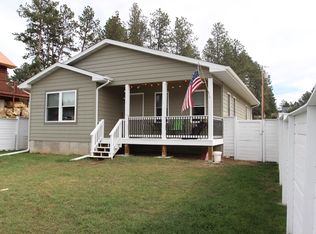 960 Ponderosa St, Custer, SD 57730