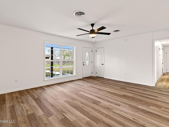 3rd image of 617 Mill St