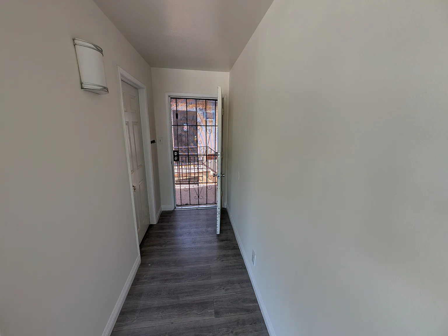1 bed, 750 sqft, $2,100 — Photo 3