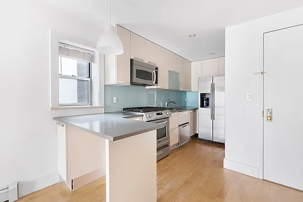 Rented by Compass | media 7