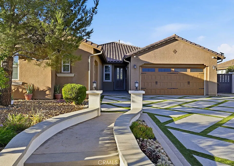 3945 Derby Cir