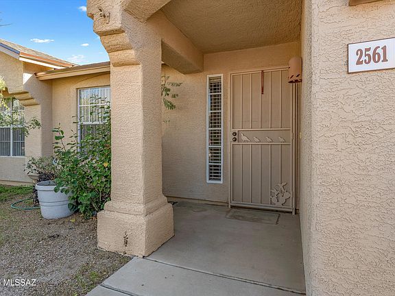 2nd image of 2561 W Camino Del Deseo