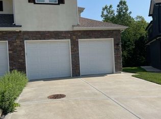 5963 N London Ave, Kansas City, MO 64151