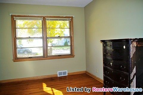 4th image of 1006 Van Buren Ave