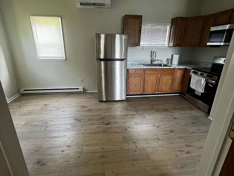 400 Round Lake Rd #A — Photo 4