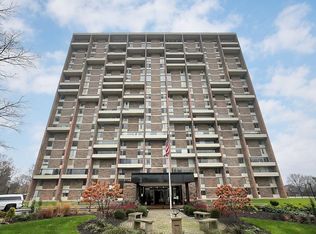 1000 Urlin Ave APT 1822, Grandview, OH 43212