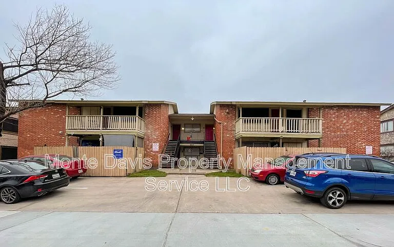 8907 Parkfield Dr #204 — Photo 1