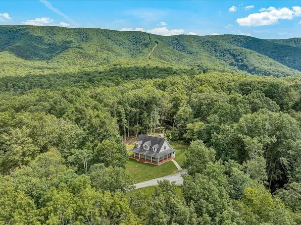 6720 Bradshaw Rd, Salem, VA 24153