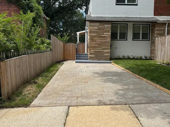 222 E Taylor Run Pkwy, Alexandria, VA 22314