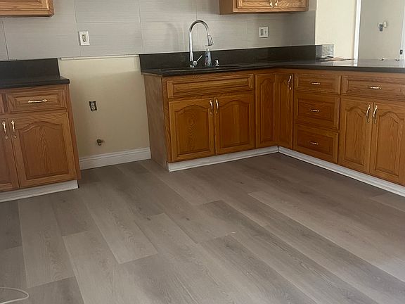 2nd image of 6901 Wilcox Ave #1