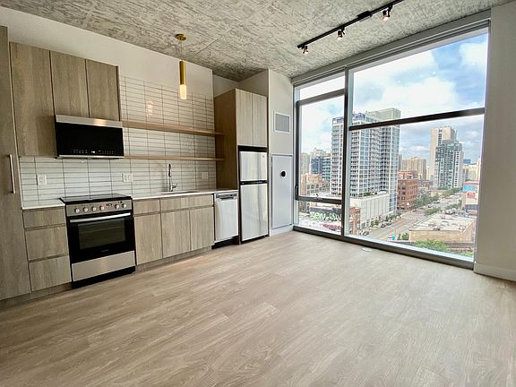 2nd image of 152 W Huron St #1506