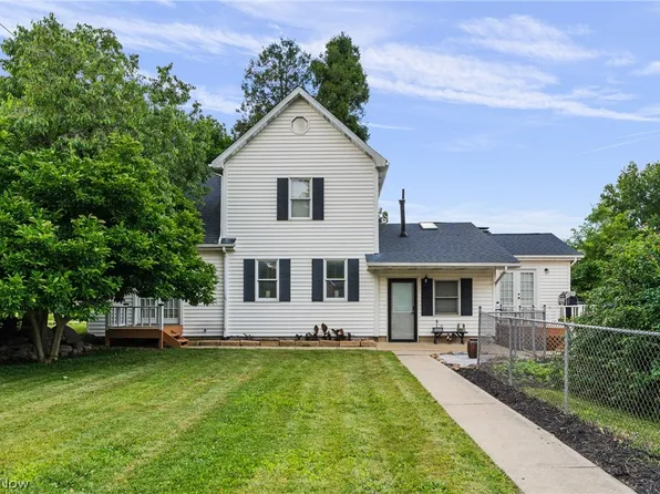 7160 Strausser St NW, North Canton, OH 44720