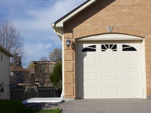 33 Anderson St, Woodstock, ON N4S 8X1