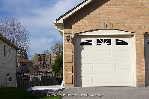 33 Anderson St #LOWER Photo 1