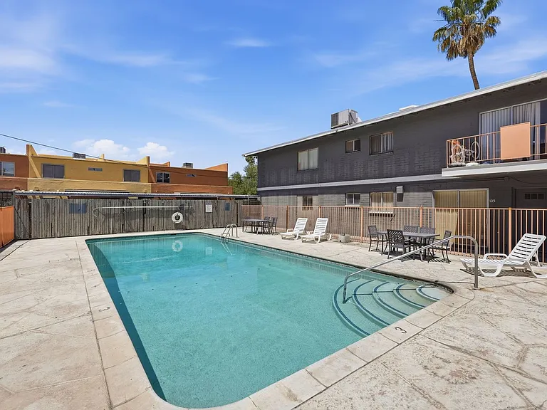 Alvernon811-835 — Photo 34