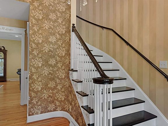 3rd image of 4120 Menendez Dr