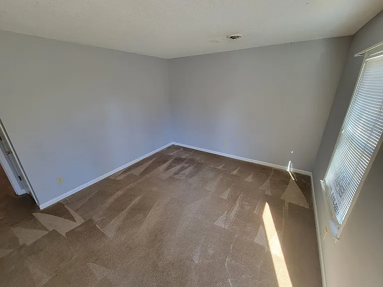 309 Somers Ave #D — Photo 2