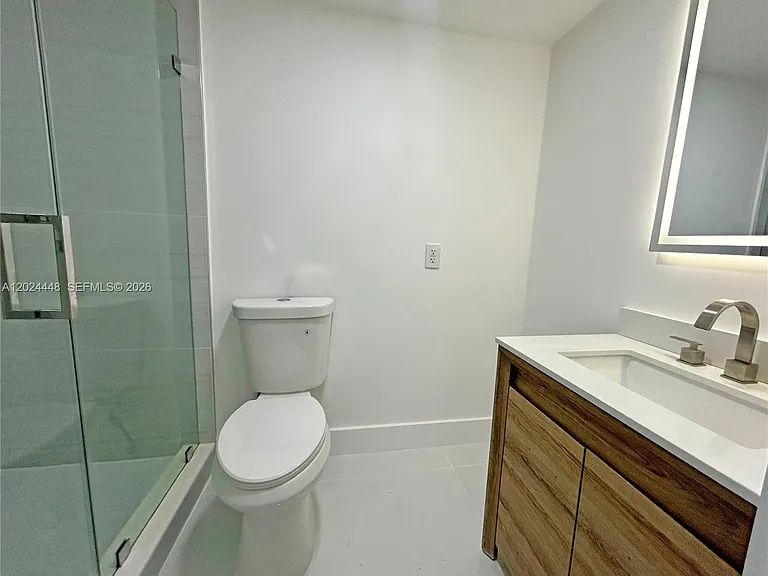 1222 Hillsboro Mile #15 — Photo 24