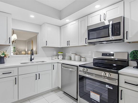 3rd image of 1241 S MARTIN LUTHER KING JR AVENUE #104