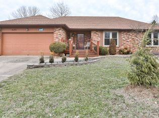 3175 W Berkeley St, Springfield, MO 65807