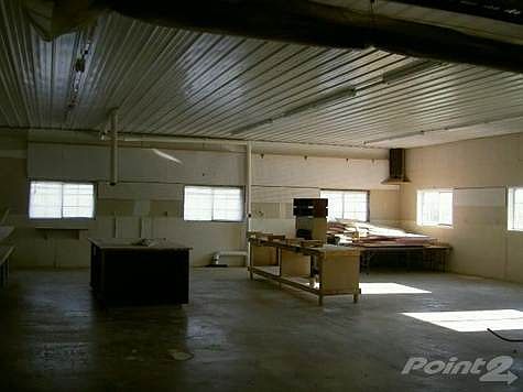 3rd image of 6043 Woodbury Dr