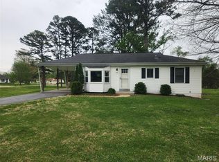 218 Robin Hill Ln, Ballwin, MO 63021