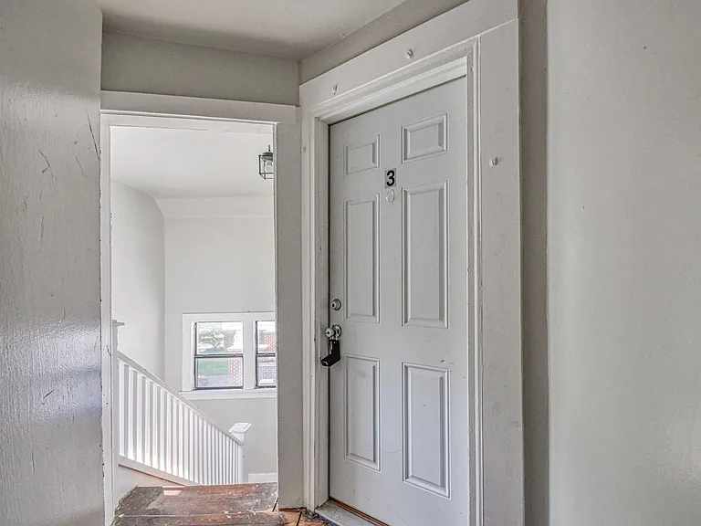 464 College Ave — Photo 1