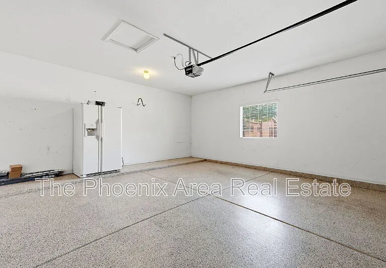 554 E San Carlos Way — Photo 25