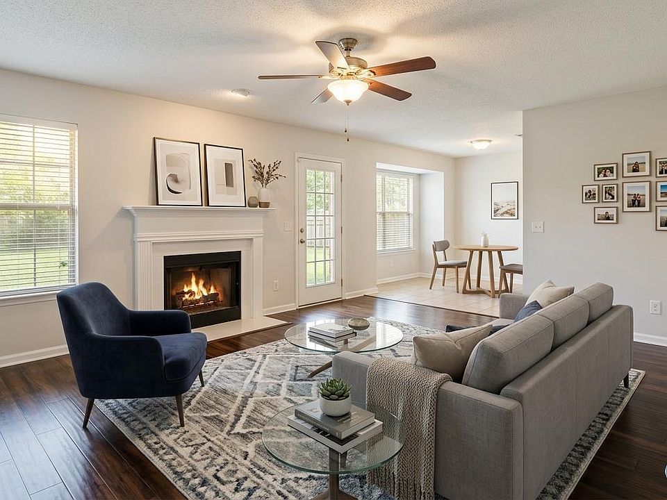 1st image of 102 W Kilburn Cir