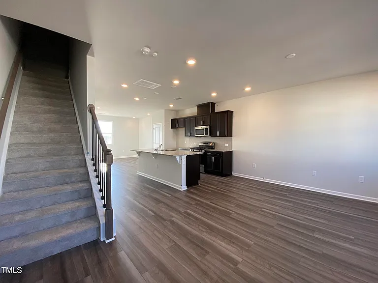 706 Gimari Dr — Photo 11