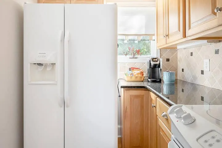 1100 Greenleaf Ave #B — Photo 5