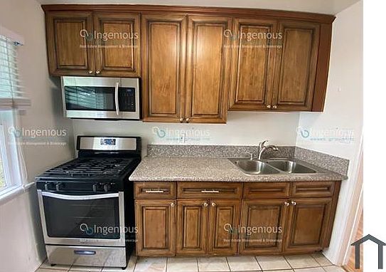 5th image of 1433 Miramar St
