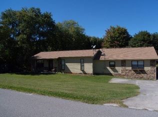 8657 Old Midway Rd, Lenoir City, TN 37772