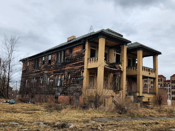 detroit-michigan-88399679 picture