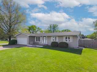 205 Park Lane Cir, Park View, IA 52748