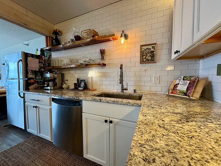 1660 N Prospect Ave #908 — Photo 4