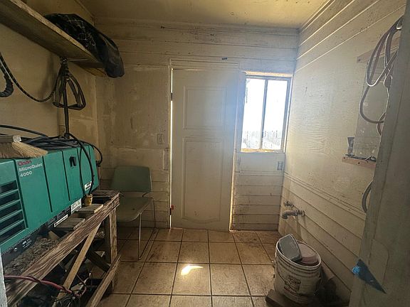 3rd image of 7599 Avenue 152