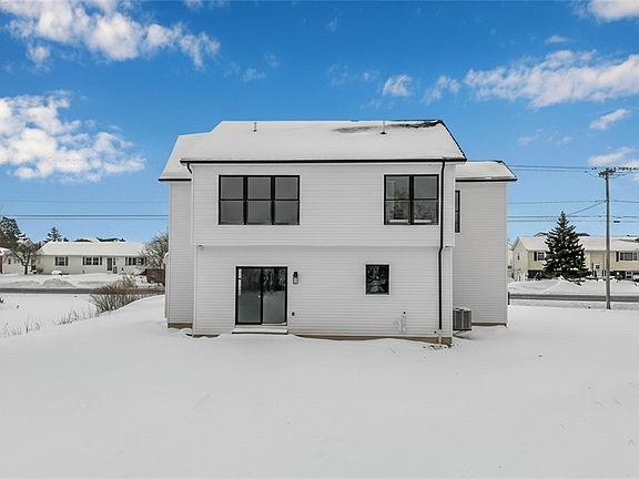 4th image of 3849 Mapleton Rd