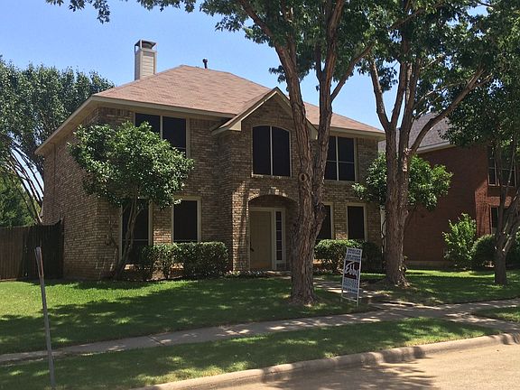 4BR, 2.5BA, 2GAR -  BIG Yard