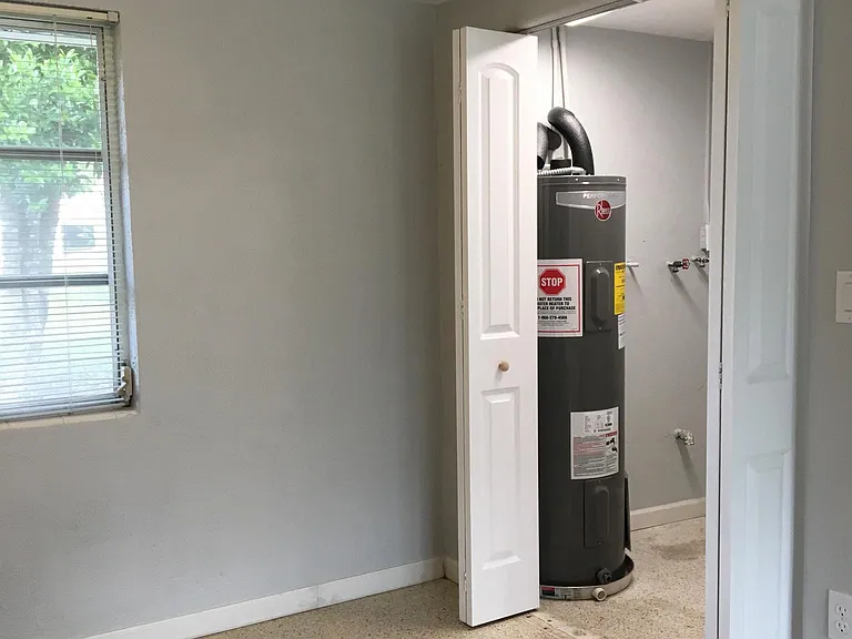 Laundry Room - 5 E Golden ST