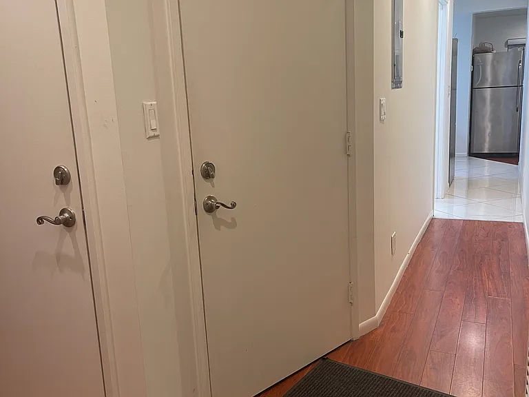 851 W 23rd St #B — Photo 5