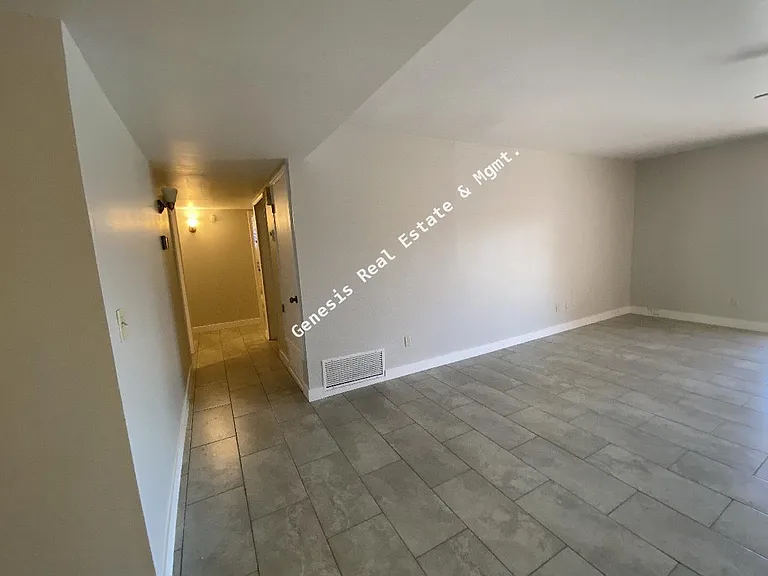 7720 E David Dr — Photo 5