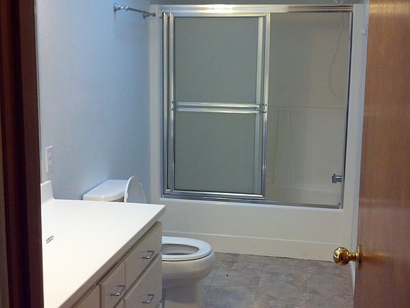 4th image of 2406 Skyway Ln