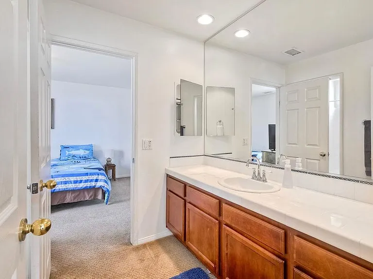 489 N Cleveland St — Photo 34